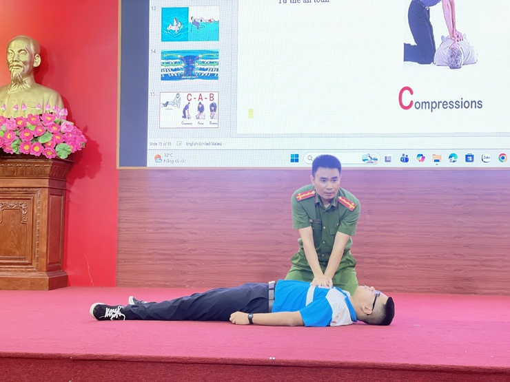 Tập huấn kỹ năng phòng chống tai nạn thương tích, đuối nước dịp hè cho học sinh- Ảnh 5.