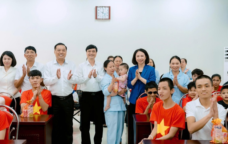 Hà Nội đẩy mạnh chăm sóc sức khỏe cho trẻ em, người khuyết tật tại các cơ sở bảo trợ xã hội- Ảnh 3.