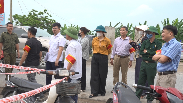 Hòa Xá cưỡng chế thu hồi đất, bảo vệ thi công dự án nâng cấp Quốc lộ 21B và xử lý vi phạm hành lang đê điều- Ảnh 4.