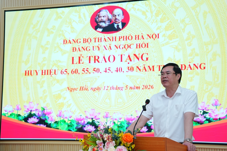 XÃ NGỌC HỒI TỔ CHỨC TRAO HUY HIỆU ĐẢNG ĐỢT 19/5 CHO 30 ĐẢNG VIÊN- Ảnh 10.