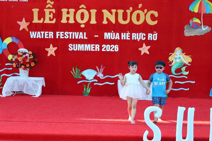 Rộn ràng Lễ hội nước – Chạm sắc màu mùa hè tuổi thơ tại Trường Mầm non Khai Thái- Ảnh 4.
