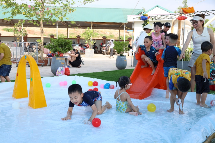 Rộn ràng Lễ hội nước – Chạm sắc màu mùa hè tuổi thơ tại Trường Mầm non Khai Thái- Ảnh 12.
