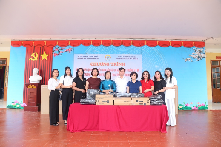 Hành trình "Gắn kết yêu thương" của Đoàn công tác Giáo dục và Đào tạo phường Tây Mỗ tại xã biên giới Lóng Sập, tỉnh Sơn La- Ảnh 4.