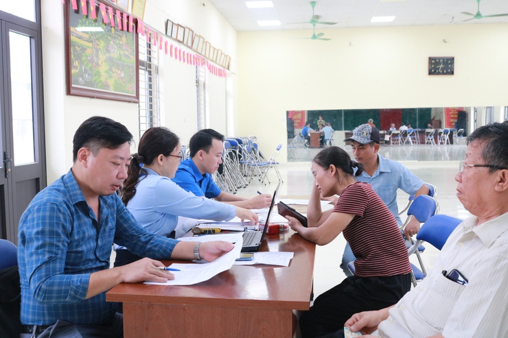 Xã Hòa Phú: Tổ chức chứng thực ủy quyền nhận lương hưu, trợ cấp tại các Thôn- Ảnh 2.