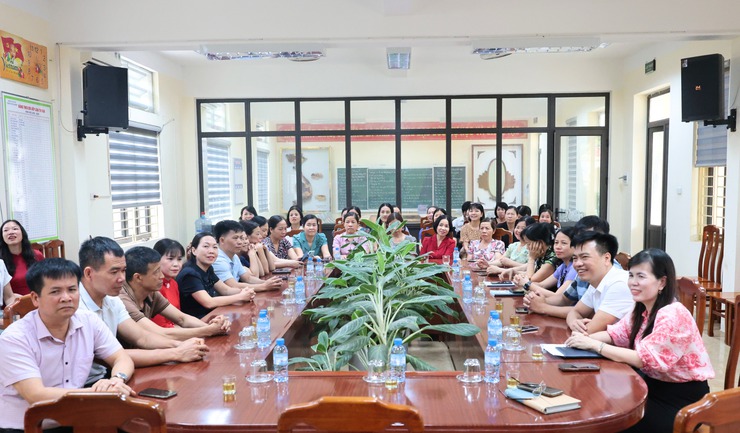 Xã Thạch Thất công bố và trao quyết định về công tác cán bộ tại Trường tiểu học Đại Đồng - Ảnh 5.