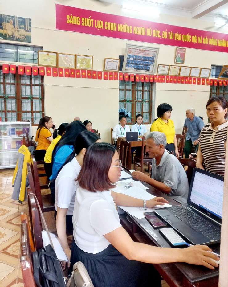 Phường Chương Mỹ tổ chức chứng thực ủy quyền nhận lương hưu, trợ cấp tại các tổ dân phố- Ảnh 1.