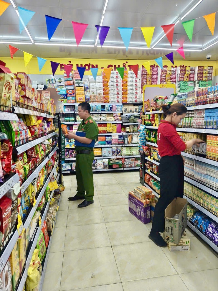 Xã Hương Sơn: Siết chặt quản lý an toàn thực phẩm- Ảnh 1.