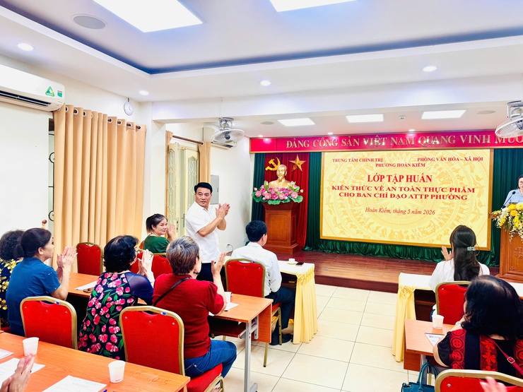 Phường Hoàn Kiếm tổ chức tập huấn kiến thức an toàn thực phẩm cho Ban Chỉ đạo ATTP và Tổ Giám sát cộng đồng- Ảnh 1.