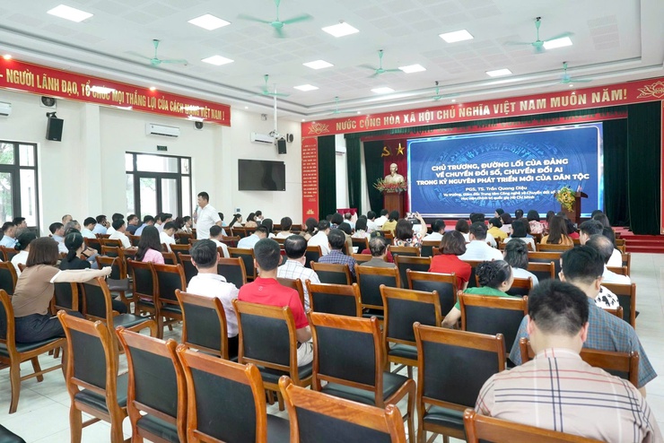 Lớp bồi dưỡng công tác chuyến đổi số cho đội ngũ cán bộ chủ chốt trong hệ thống chính trị xã Thiên Lộc năm 2026- Ảnh 6.