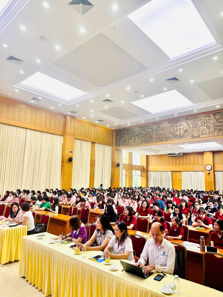 Phường Hoàn Kiếm tổ chức tập huấn kiểm soát chất lượng thịt gia súc, gia cầm và phòng chống dịch bệnh trong trường học- Ảnh 1.