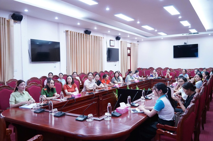 Hội LHPN phường Chương Mỹ tổ chức tuyên truyền Luật An ninh mạng và kỹ năng phòng tránh lừa đảo trên không gian mạng- Ảnh 2.