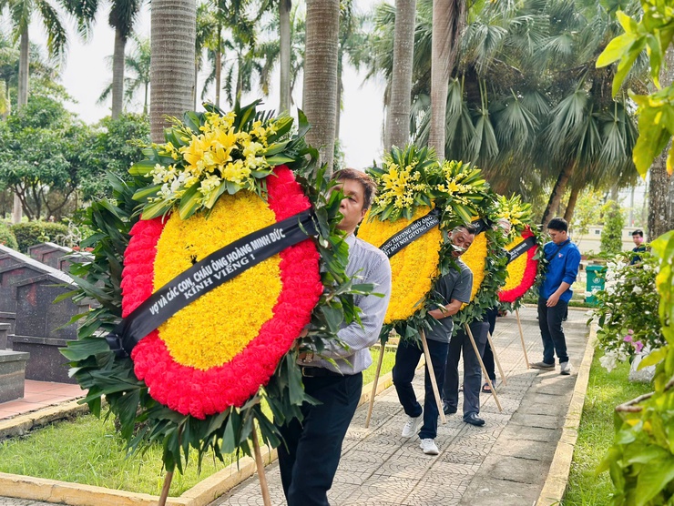 Ngọc Hà tổ chức Lễ truy điệu và an táng hài cốt Liệt sĩ Hoàng Minh Đức- Ảnh 19.