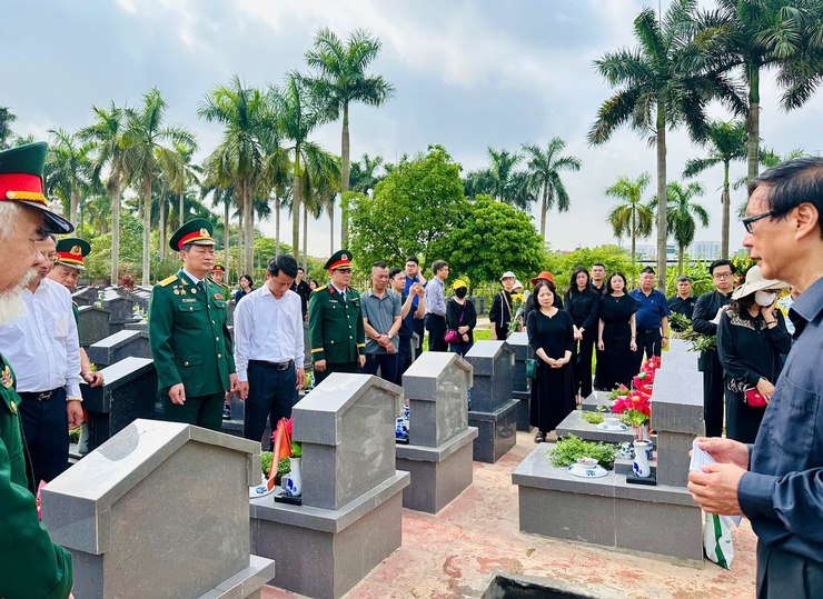 Ngọc Hà tổ chức Lễ truy điệu và an táng hài cốt Liệt sĩ Hoàng Minh Đức- Ảnh 20.