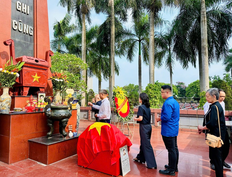 Ngọc Hà tổ chức Lễ truy điệu và an táng hài cốt Liệt sĩ Hoàng Minh Đức- Ảnh 14.