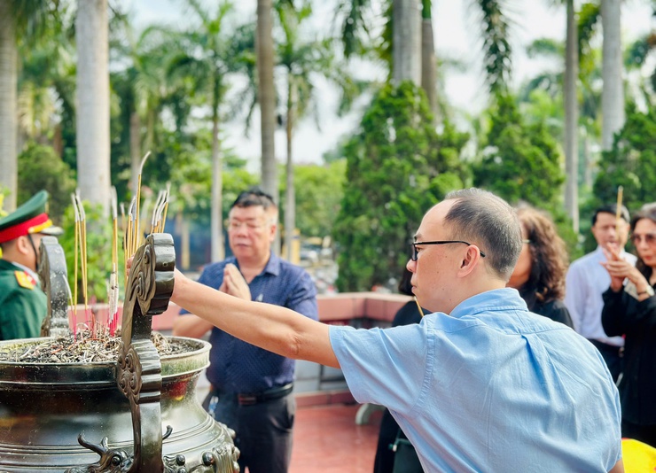 Ngọc Hà tổ chức Lễ truy điệu và an táng hài cốt Liệt sĩ Hoàng Minh Đức- Ảnh 13.