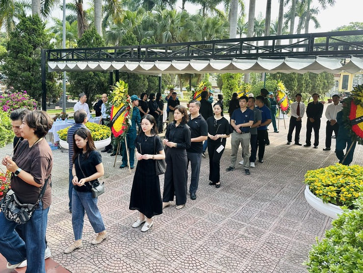 Ngọc Hà tổ chức Lễ truy điệu và an táng hài cốt Liệt sĩ Hoàng Minh Đức- Ảnh 15.