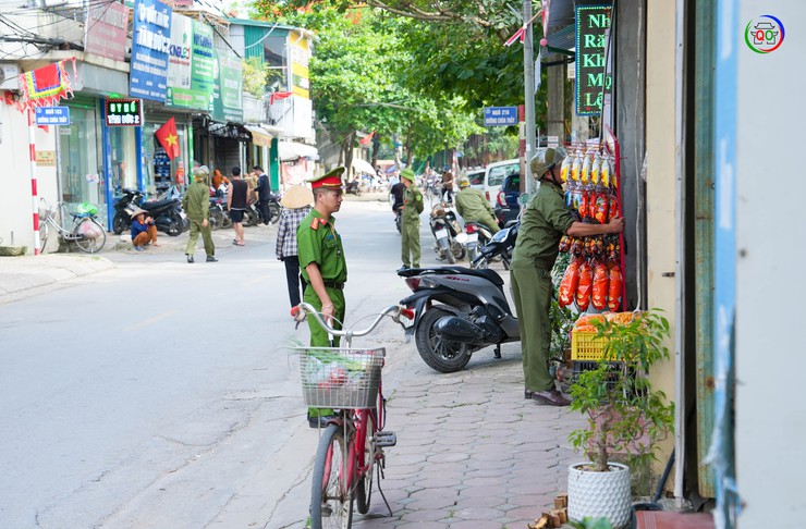 QUỐC OAI KIÊN QUYẾT LẬP LẠI TRẬT TỰ ĐÔ THỊ KHU VỰC HỒ LONG TRÌ – CHÙA THẦY- Ảnh 1.