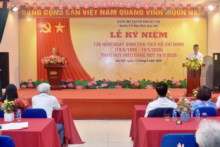 Phường Đại Mỗ tổ chức Lễ trao tặng Huy hiệu Đảng đợt 19/5/2026- Ảnh 1.