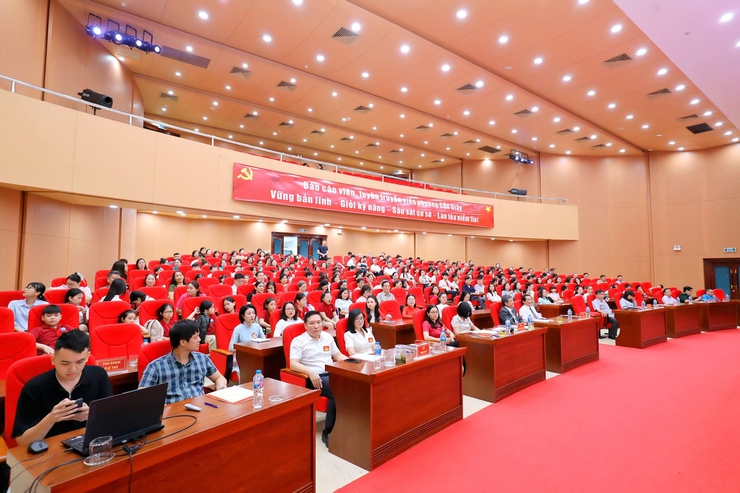 Phát huy vai trò "cầu nối" của đội ngũ tuyên truyền viên cơ sở- Ảnh 3.