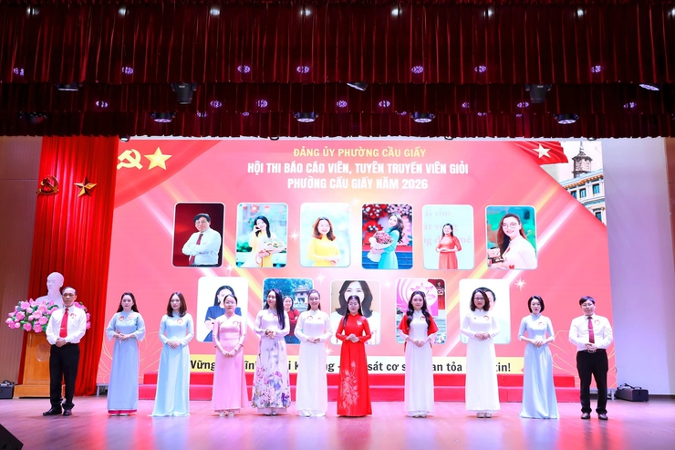 Phát huy vai trò "cầu nối" của đội ngũ tuyên truyền viên cơ sở- Ảnh 4.
