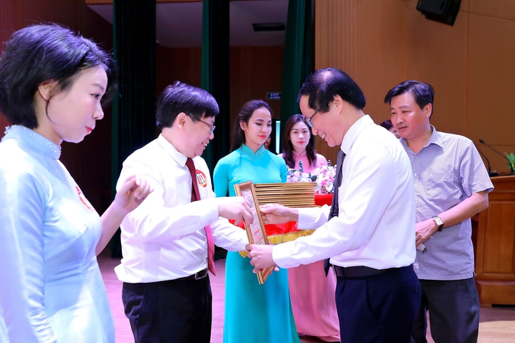Phát huy vai trò "cầu nối" của đội ngũ tuyên truyền viên cơ sở- Ảnh 5.