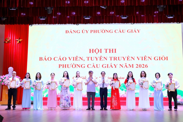 Phát huy vai trò "cầu nối" của đội ngũ tuyên truyền viên cơ sở- Ảnh 8.