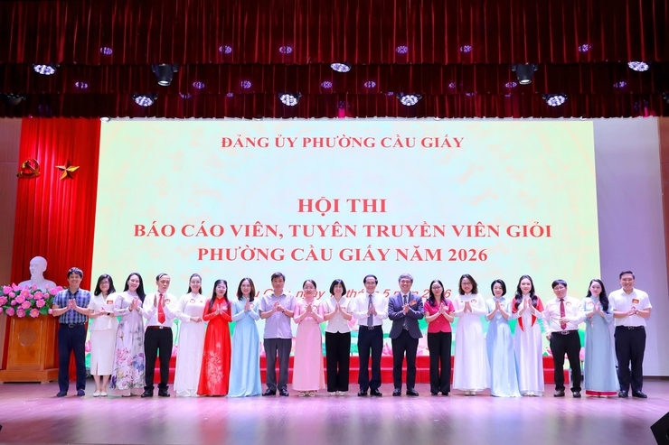 Phát huy vai trò "cầu nối" của đội ngũ tuyên truyền viên cơ sở- Ảnh 43.