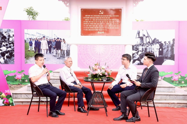 Thư Lâm tổ chức Chương trình chuyên đề học tập và làm theo tư tưởng, đạo đức, phong cách Hồ Chí Minh tại Bia tưởng niệm Bác Hồ về thăm thôn Kính Nỗ- Ảnh 6.