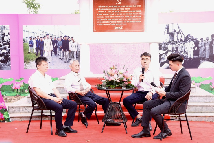 Thư Lâm tổ chức Chương trình chuyên đề học tập và làm theo tư tưởng, đạo đức, phong cách Hồ Chí Minh tại Bia tưởng niệm Bác Hồ về thăm thôn Kính Nỗ- Ảnh 8.