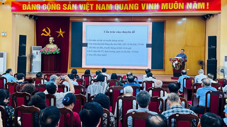 Trung tâm Chính trị phường Tây Hồ tổ chức khai mạc lớp tập huấn công tác dư luận xã hội năm 2026- Ảnh 3.