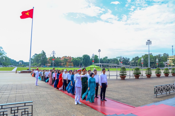 Ngọc Hà: Lễ viếng Lăng Chủ tịch Hồ Chí Minh kỷ niệm 136 năm ngày sinh nhật Bác- Ảnh 11.