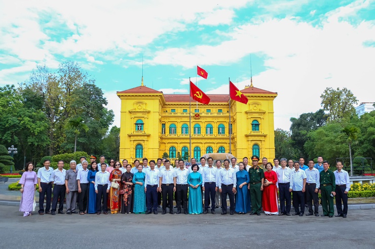 Ngọc Hà: Lễ viếng Lăng Chủ tịch Hồ Chí Minh kỷ niệm 136 năm ngày sinh nhật Bác- Ảnh 13.