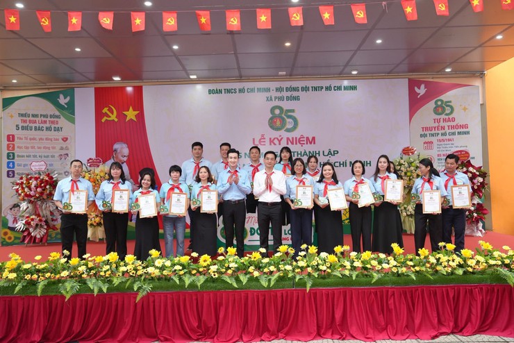 Đoàn TNCS Hồ Chí Minh - Hội đồng Đội xã Phù Đổng tổ chức chương trình kỷ niệm 85 năm Ngày thành lập Đội Thiếu niên Tiền phong Hồ Chí Minh- Ảnh 2.