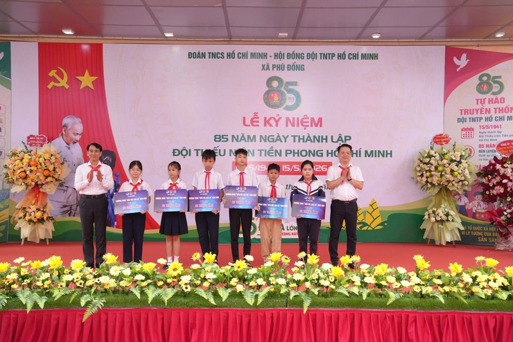 Đoàn TNCS Hồ Chí Minh - Hội đồng Đội xã Phù Đổng tổ chức chương trình kỷ niệm 85 năm Ngày thành lập Đội Thiếu niên Tiền phong Hồ Chí Minh- Ảnh 6.