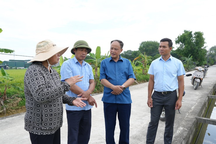 TRUNG TÂM DỊCH VỤ TỔNG HỢP XÃ THANH OAI PHỐI HỢP CHI CỤC TRỒNG TRỌT VÀ BẢO VỆ THỰC VẬT HÀ NỘI, HTX ĐỖ ĐỘNG KIỂM TRA, THĂM ĐỒNG VỤ XUÂN 2026- Ảnh 8.