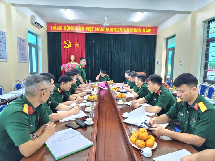 Đoàn kiểm tra của Ban Chỉ huy Phòng thủ Khu vực 1 – Sóc Sơn đã tổ chức kiểm tra, rà soát việc thực hiện các chế độ quy định và hoạt động của Ban Chỉ huy Quân sự xã Thư Lâm năm 2026- Ảnh 9.
