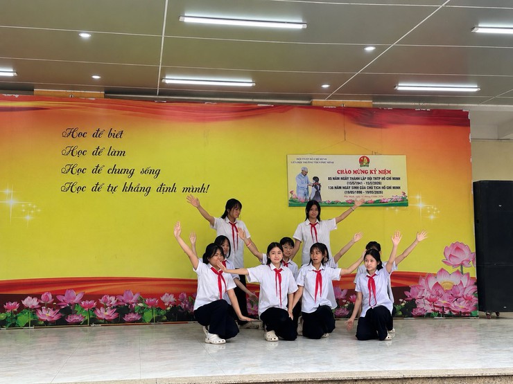 Liên đội THCS Phú Minh đẩy mạnh công tác giáo dục truyền thống chào mừng tháng 5 lịch sử- Ảnh 4.