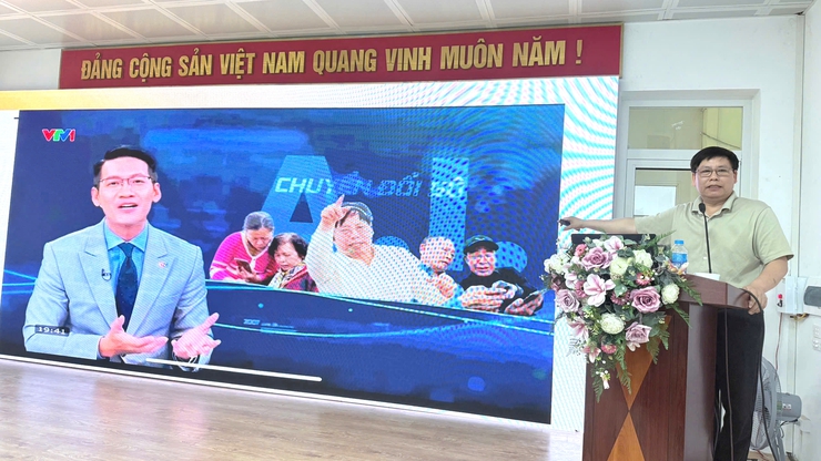 Phường Cầu Giấy bồi dưỡng kỹ năng ứng dụng AI cho cán bộ Mặt trận cơ sở- Ảnh 3.