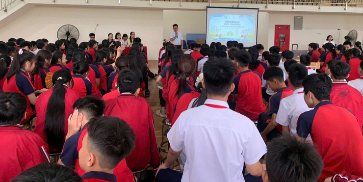 Trạm Y tế xã Vĩnh Thanh đã phối hợp với Trung tâm Kiểm soát bệnh tật thành phố Hà Nội tổ chức hội nghị truyền thông, tập huấn chuyên đề “Phòng chống tác hại của thuốc lá – Môi trường không khói thuốc”- Ảnh 5.
