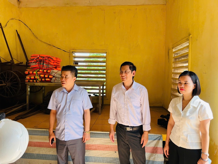 Hát Môn kiểm tra cơ sở vật chất, công trình thuỷ lợi phục vụ công tác phòng chống thiên tai và tìm kiếm cứu nạn năm 2026 trên địa bàn xã.- Ảnh 2.