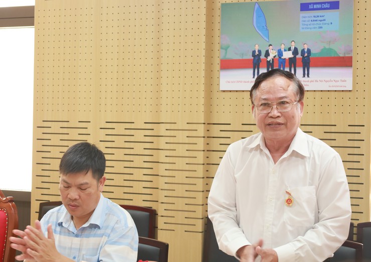 Đảng ủy xã Minh Châu: trao tặng Huy hiệu Đảng đợt 19/5- Ảnh 6.