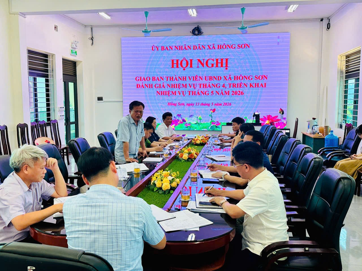Xã Hồng Sơn giao ban thành viên UBND xã đánh giá kết quả thực hiện nhiệm vụ tháng 4, triển khai nhiệm vụ tháng 5/2026- Ảnh 2.