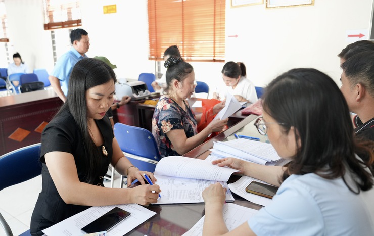 Sơn Đồng tổ chức chi trả bồi thường, hỗ trợ, tái định cư Dự án Depot Sơn Đồng cho 38 hộ dân- Ảnh 1.
