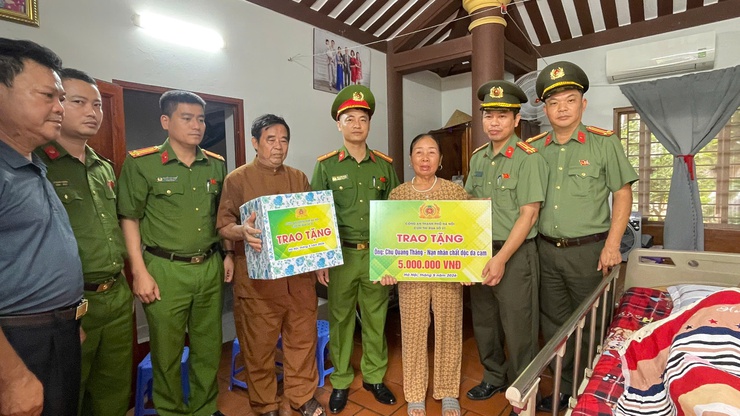 Lan tỏa tinh thần "vì nhân dân phục vụ" qua những nghĩa cử cao đẹp- Ảnh 1.