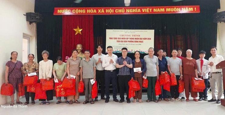 Đông Ngạc trao tặng quà nhân dịp “Tháng Nhân đạo” năm 2026- Ảnh 6.