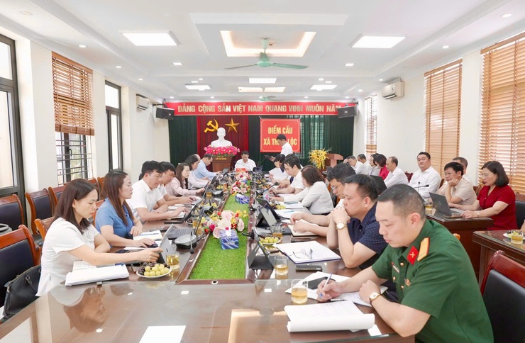 Đoàn Giám sát số 02 của Ban Thường vụ Thành ủy làm việc với Ban Thường vụ Đảng ủy xã Thiên Lộc- Ảnh 1.