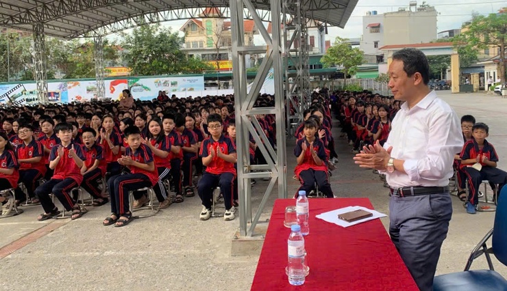 Trạm Y tế xã Vĩnh Thanh đã phối hợp với Trung tâm Kiểm soát bệnh tật thành phố Hà Nội tổ chức hội nghị truyền thông, tập huấn chuyên đề “Phòng chống tác hại của thuốc lá – Môi trường không khói thuốc”- Ảnh 3.