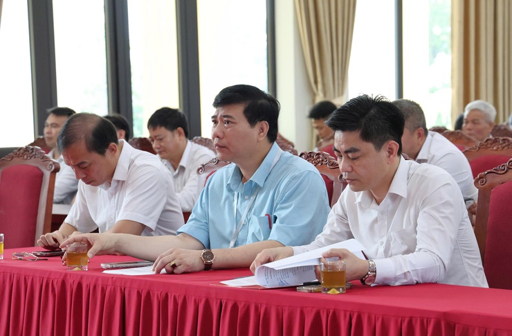 Đảng ủy xã Vĩnh Thanh tổ chức Hội nghị nghiên cứu, học tập, quán triệt thực hiện Chỉ thị số 04-CT/TW của Ban Bí thư và tuyên truyền Ngày sách và Văn hóa đọc Việt Nam- Ảnh 3.