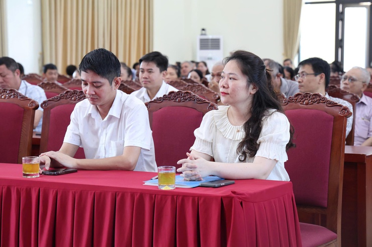 Đảng ủy xã Vĩnh Thanh tổ chức Hội nghị nghiên cứu, học tập, quán triệt thực hiện Chỉ thị số 04-CT/TW của Ban Bí thư và tuyên truyền Ngày sách và Văn hóa đọc Việt Nam- Ảnh 4.