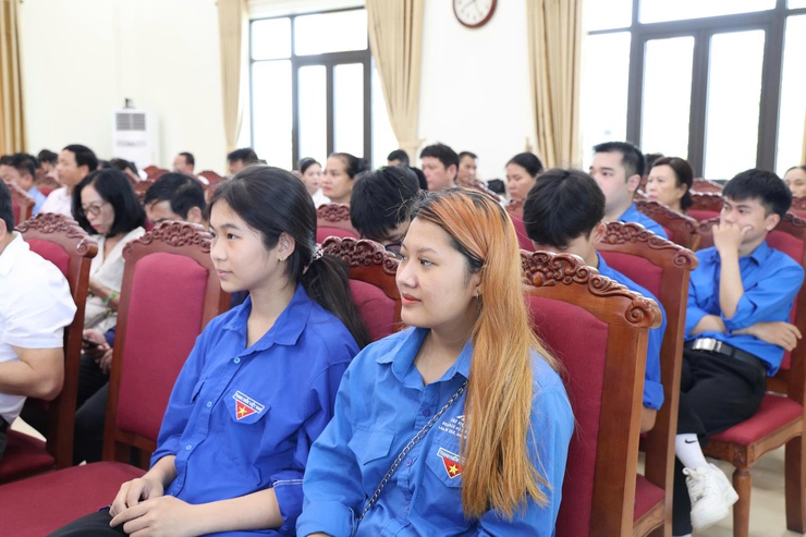 Đảng ủy xã Vĩnh Thanh tổ chức Hội nghị nghiên cứu, học tập, quán triệt thực hiện Chỉ thị số 04-CT/TW của Ban Bí thư và tuyên truyền Ngày sách và Văn hóa đọc Việt Nam- Ảnh 12.